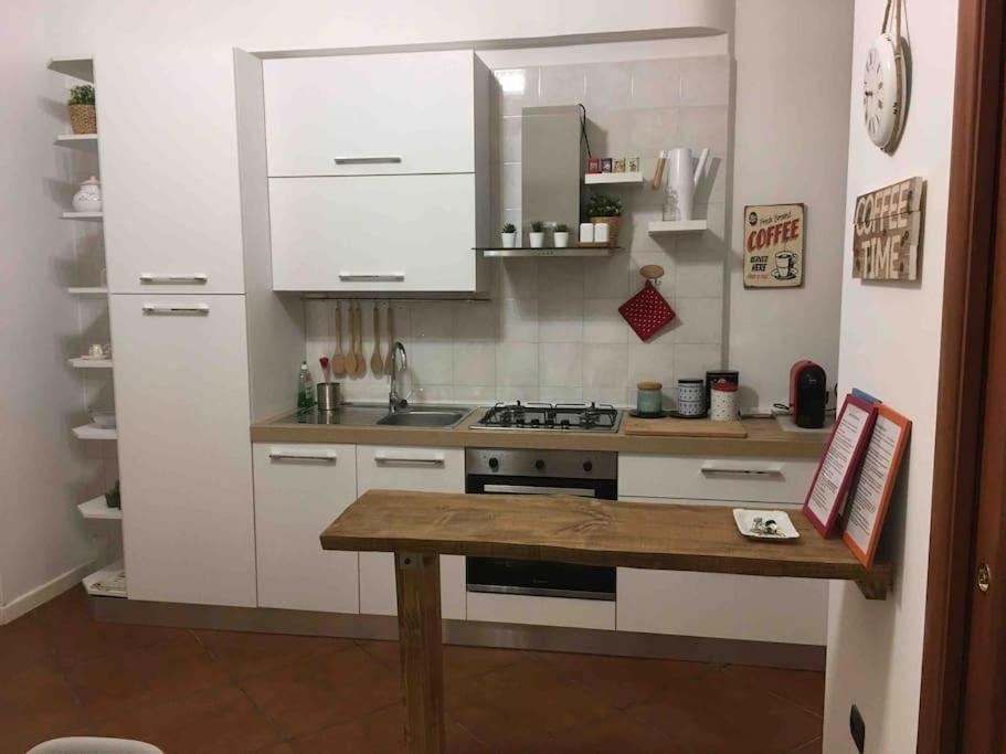 Casa Via Toledo. Centralissima E Vicina Al Porto Apartamento Nápoles Exterior foto