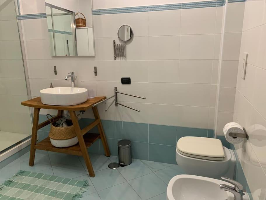 Casa Via Toledo. Centralissima E Vicina Al Porto Apartamento Nápoles Exterior foto